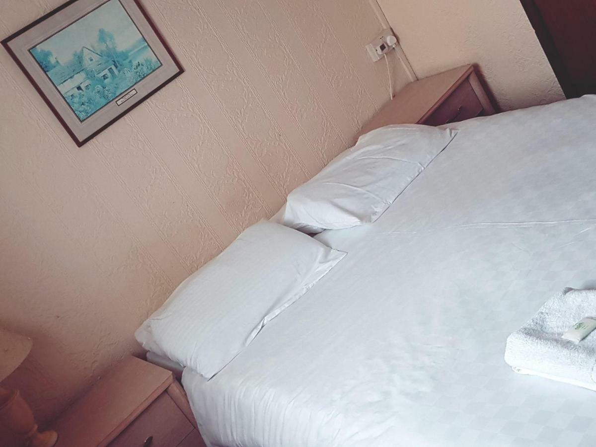 Pleasure Hotel By The Beach. بلاكبول الغرفة الصورة